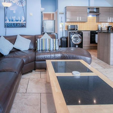 Ewyn Y Don - 2 Bedroom Apartment - Pendine Zewnętrze zdjęcie
